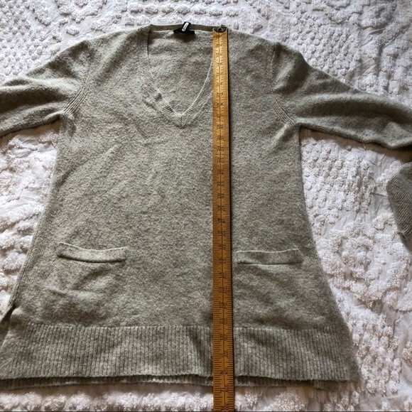 J Crew light heather gray v-neck tunic sweater, Med, wool alpaca blend - Picture 6 of 10